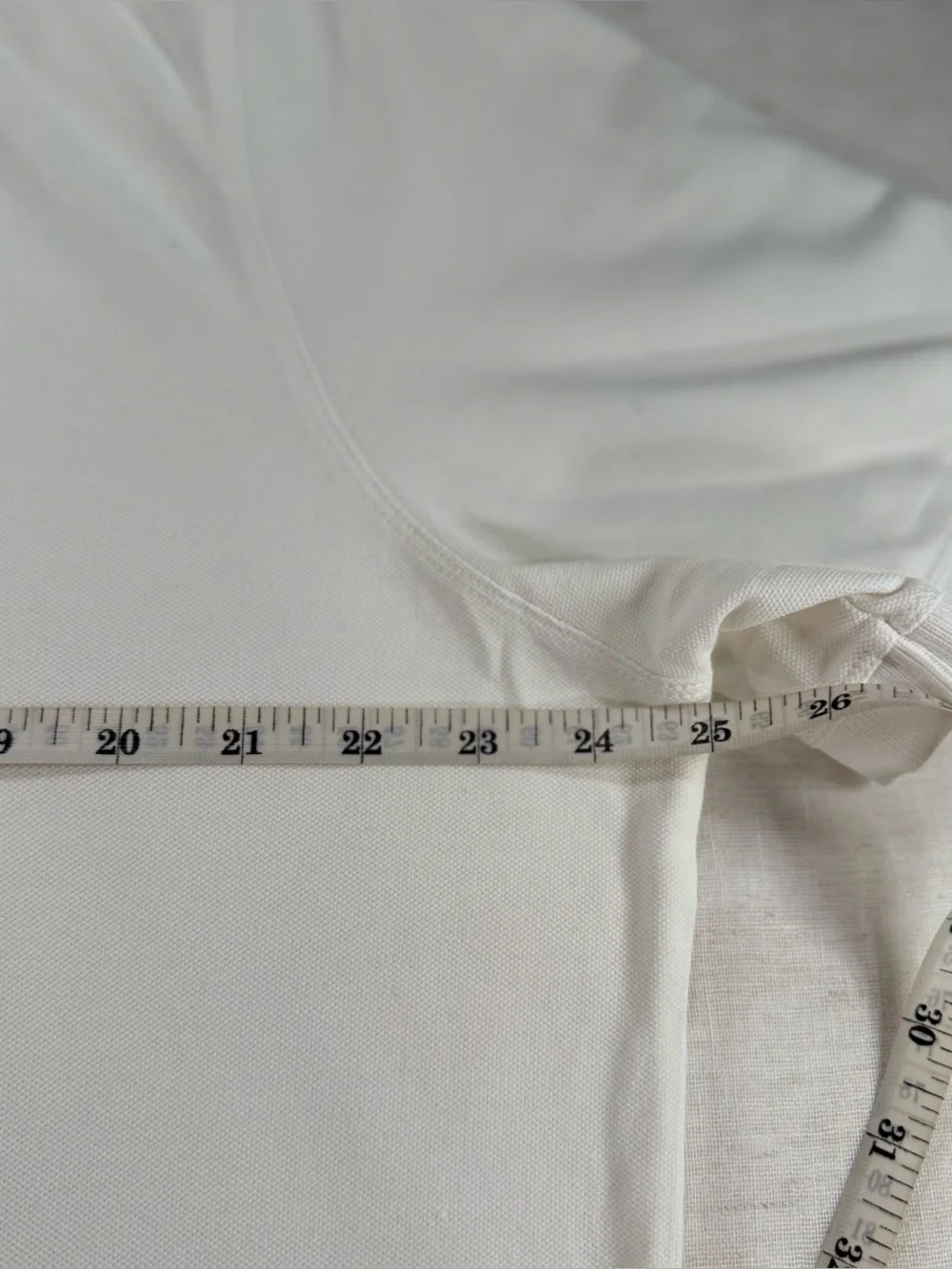 Banana Republic Men’s White Polo with Subtle Logo